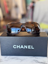 Chanel Tortoise Shell Frame CC Mother-of-Pearl RRP $325