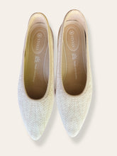 Vivaia marbled Hemp Beige pointy flats 8.5 (41.5)