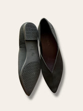 Vivaia black Pointed-toe V-Cut flats 8 (Box)