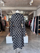 G Couture b/w geometric patterned l/sleeve wrap dress 34