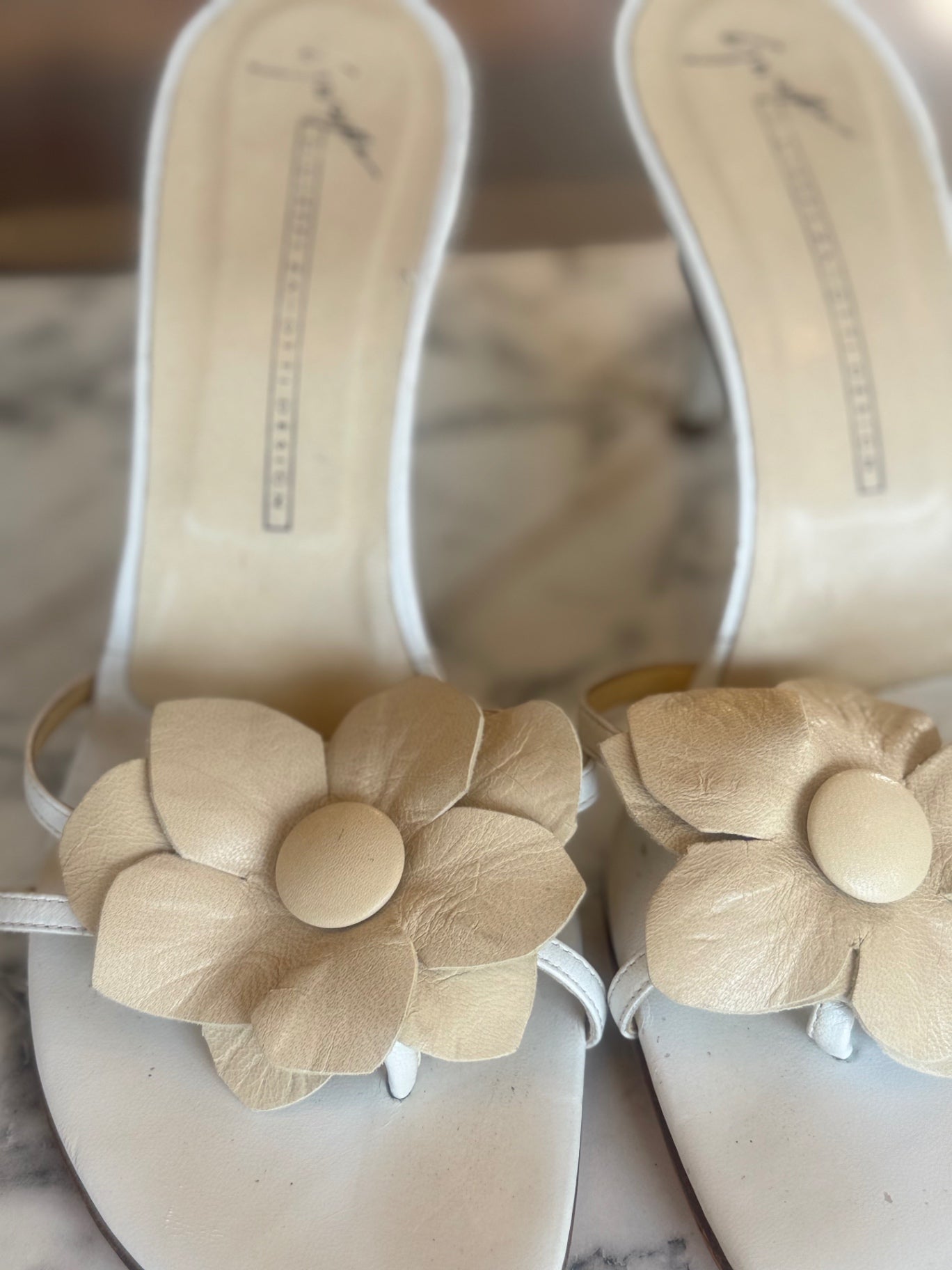 Giuseppe Zanotti cream flower mules size 6 RRP 10K