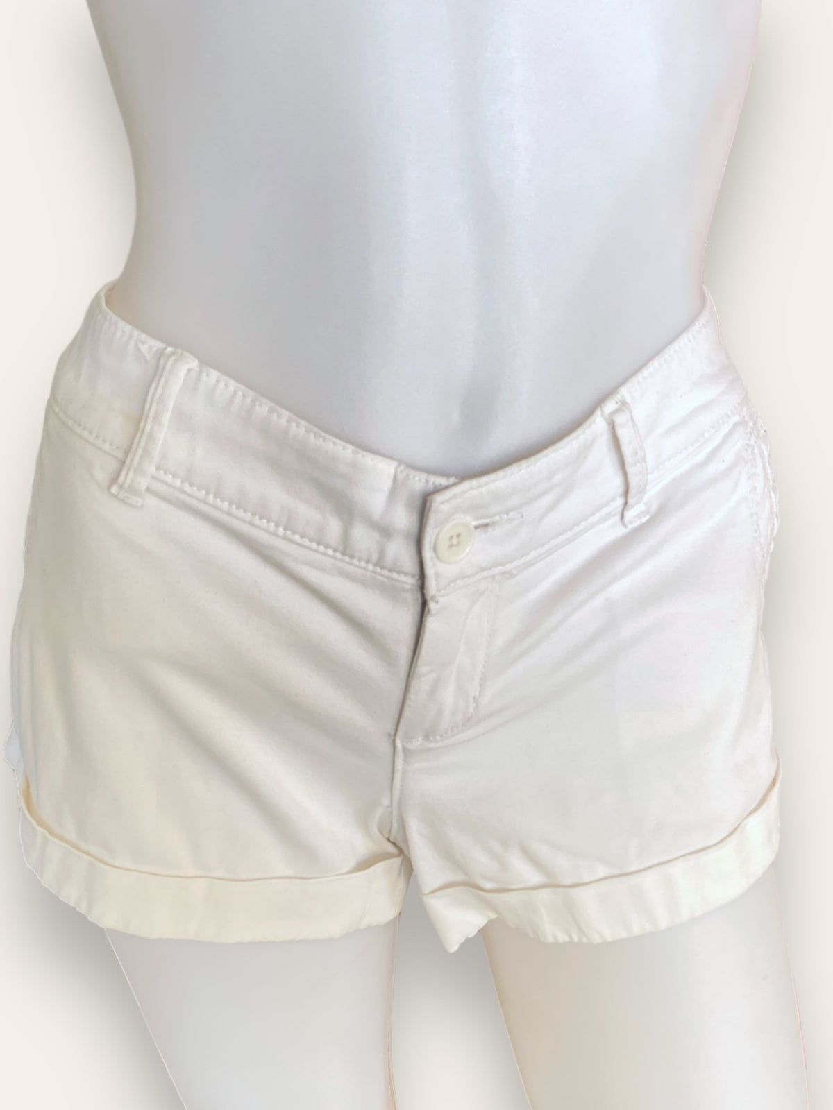 Abercrombie & Fitch white shorts 4