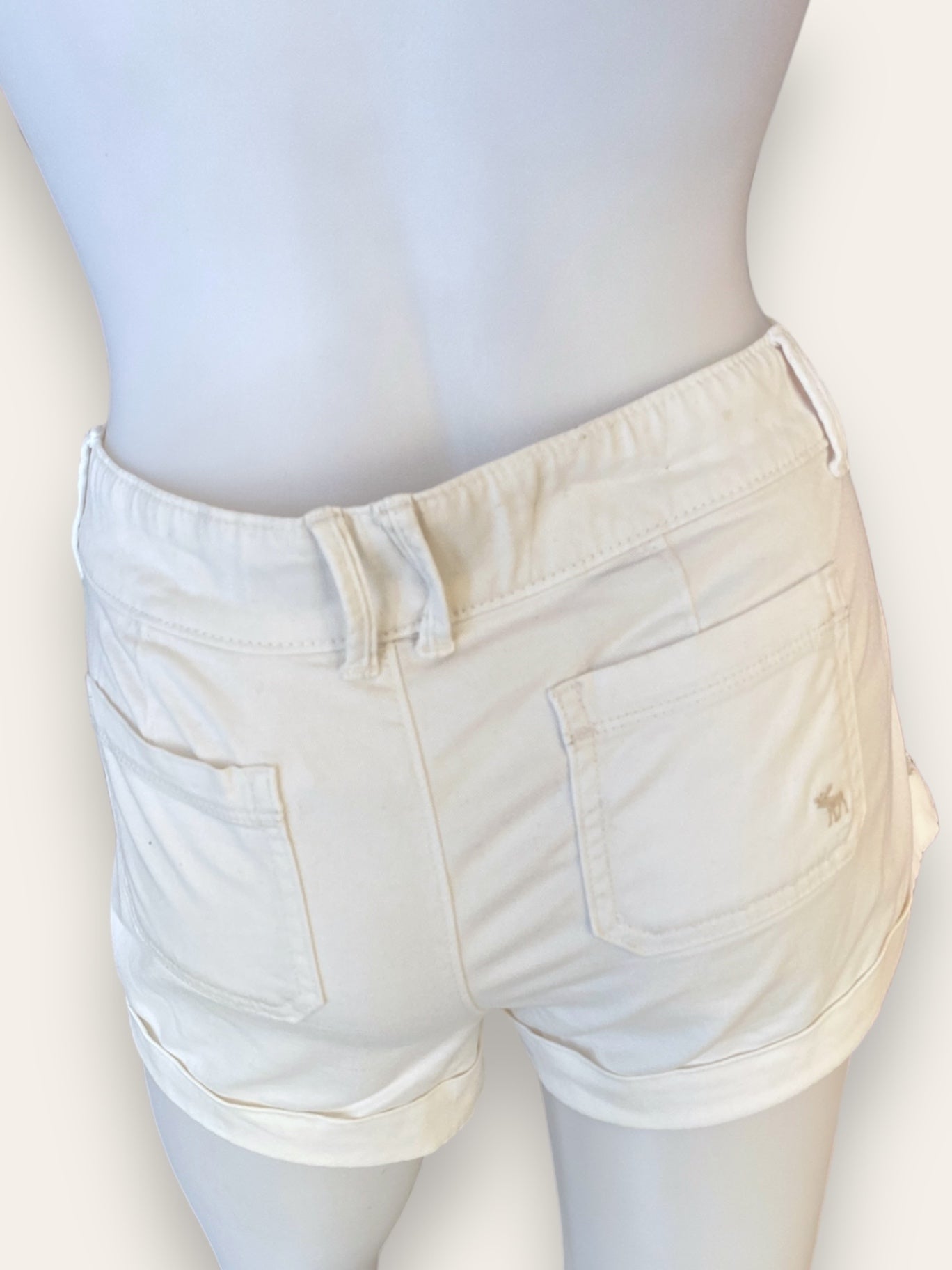 Abercrombie & Fitch white shorts 4