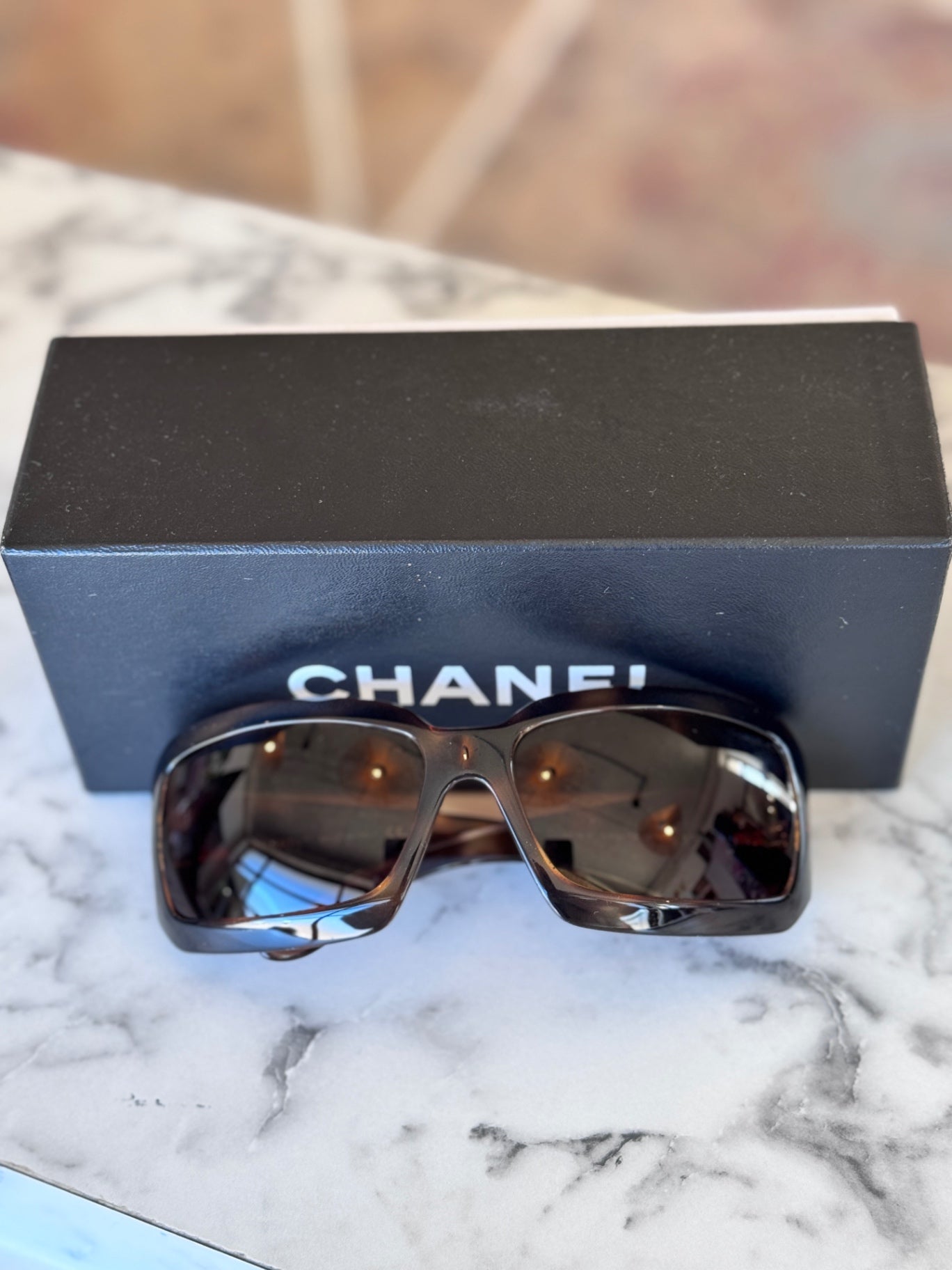 Chanel Tortoise Shell Frame CC Mother-of-Pearl  RRP $325