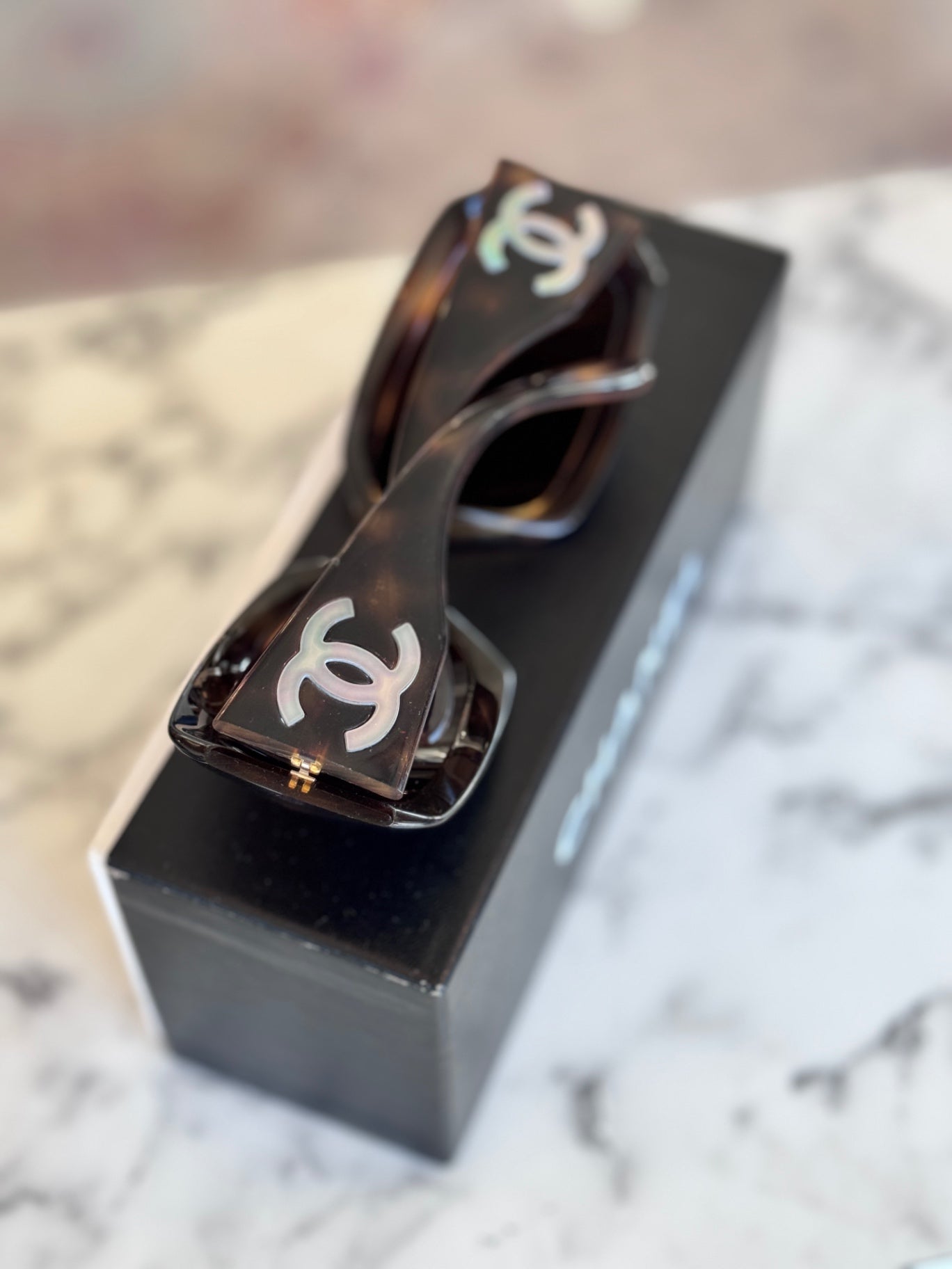 Chanel Tortoise Shell Frame CC Mother-of-Pearl  RRP $325