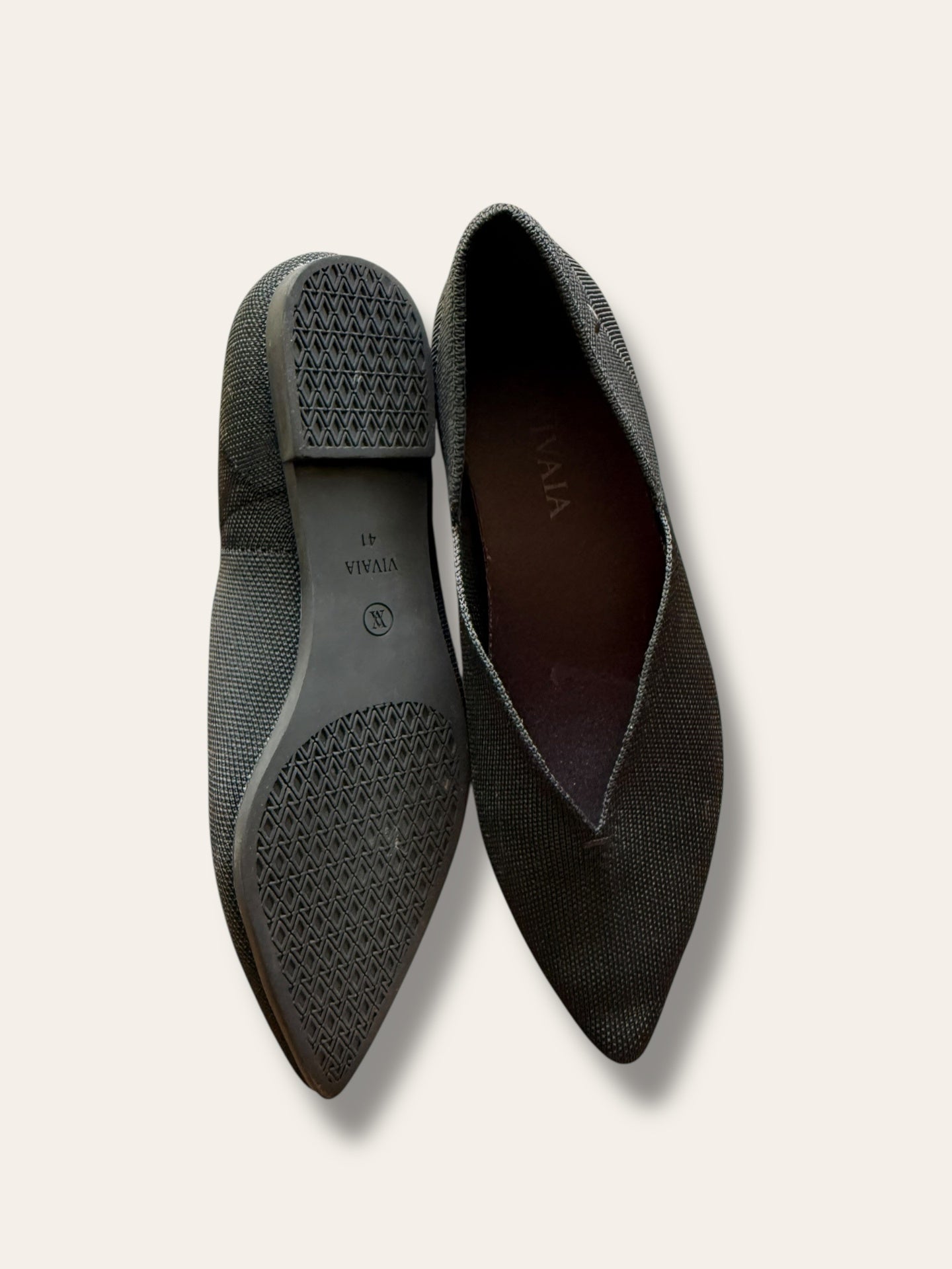 Vivaia black Pointed-toe V-Cut flats 8 (Box)