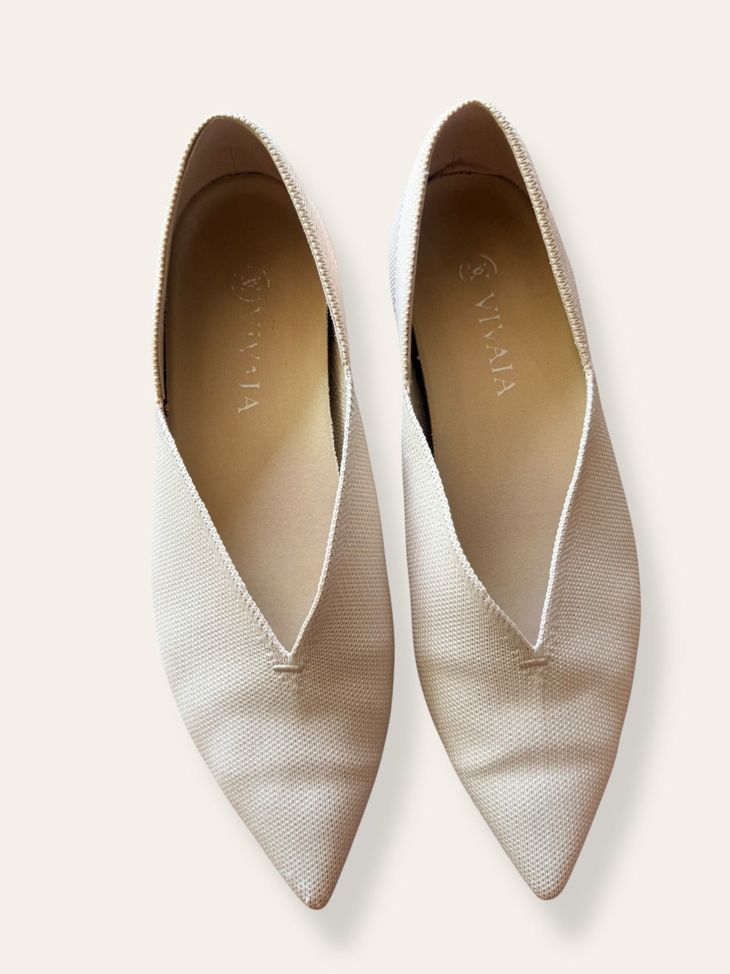 VIVAIA v-cut knit flats cream size 8 (41)