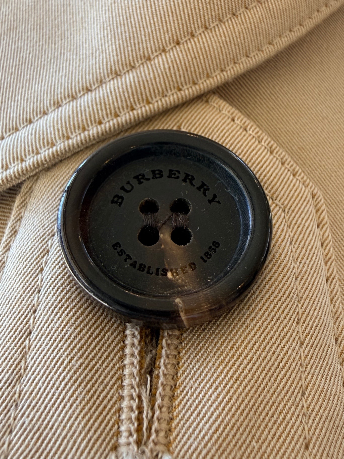 Burberry Kensington short double breasted jacket RRP R39,000