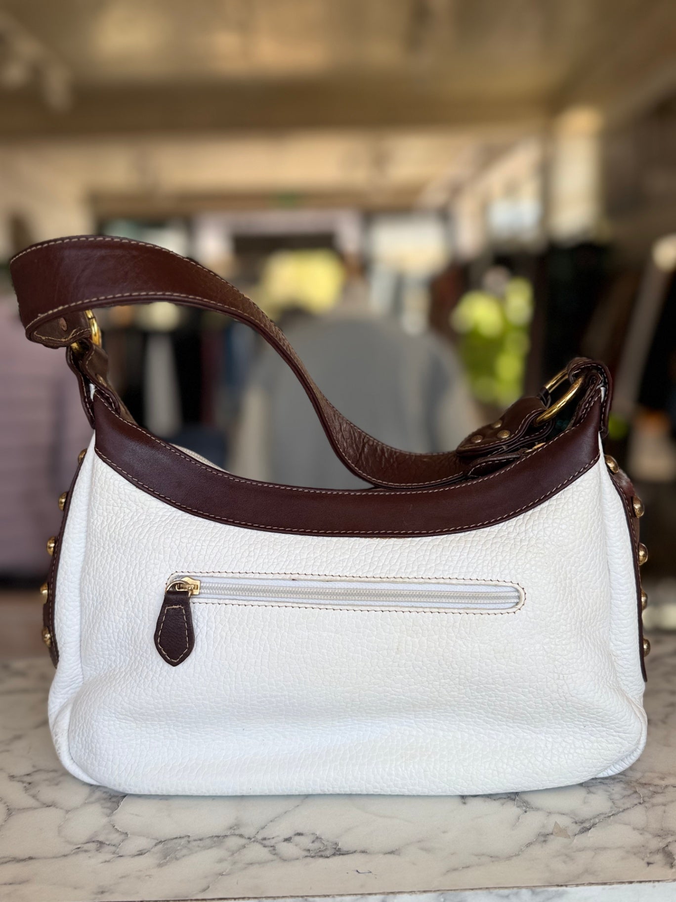 Dooney & Bourke white pebbled small leather shoulder bag RRP 4.5