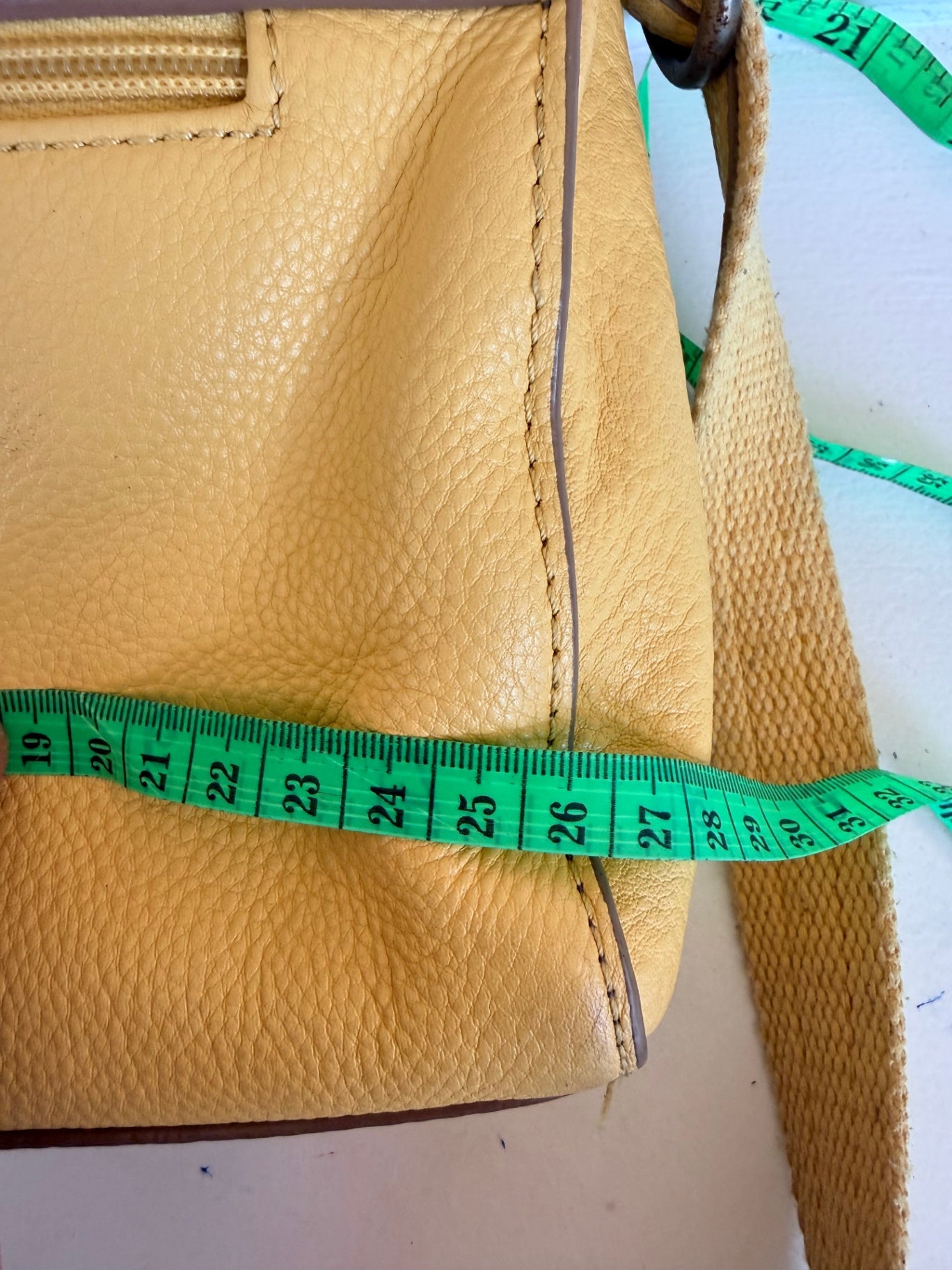 The Sak yellow leather shoulder bag RRP3.2