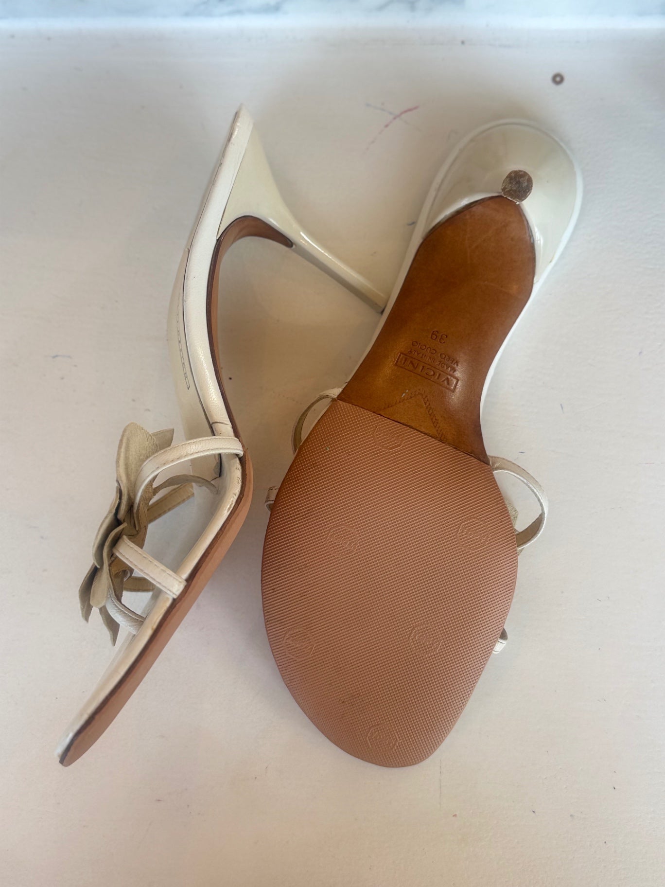 Giuseppe Zanotti cream flower mules size 6 RRP 10K