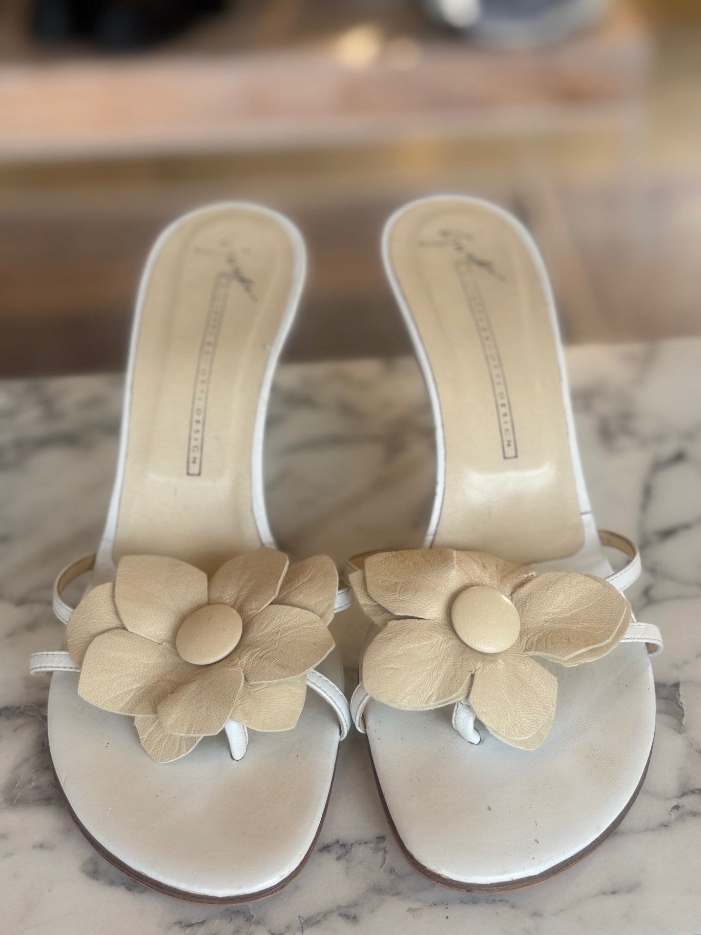 Giuseppe Zanotti cream flower mules size 6 RRP 10K