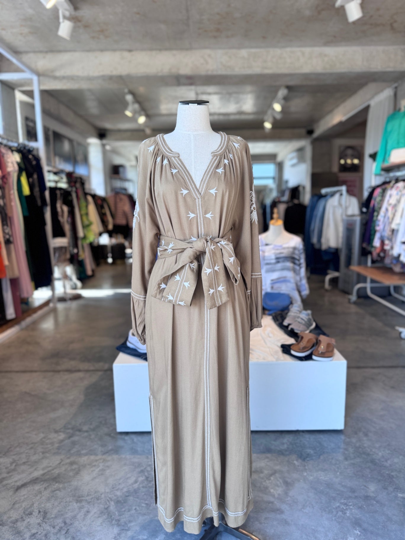 Desray beige maxi dress w white embroidery & belt 30