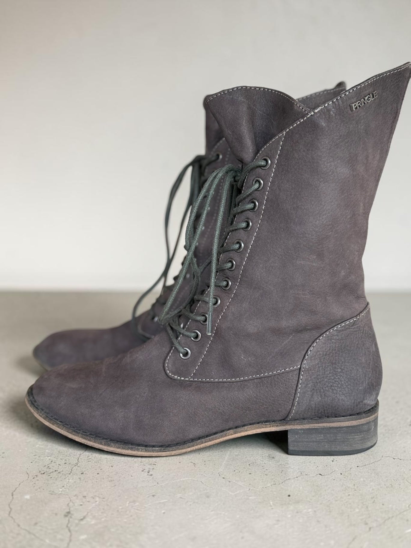 Pringle grey leather combat boot w lace up detail & folded cuff 39 RRP 3.2K