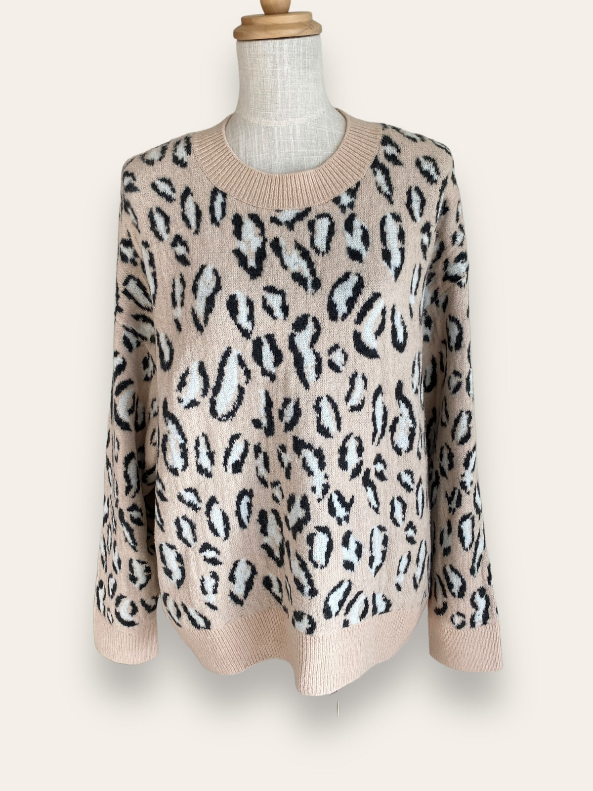 H&M animal print knit L