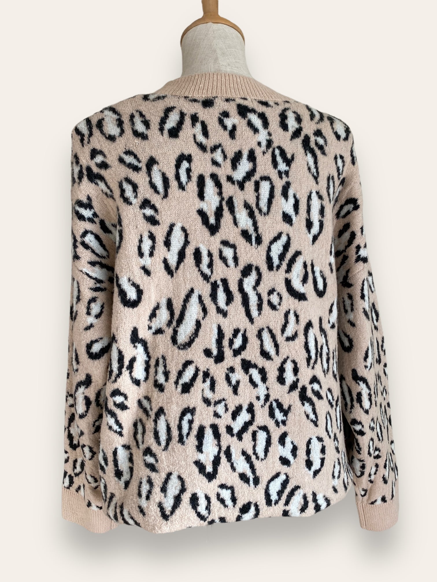 H&M animal print knit L